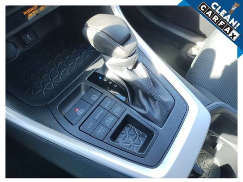 Used 2022 Toyota RAV4 LE AWD/4WD image 20