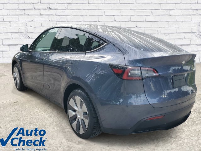 Used 2023 Tesla Model Y Long Range AWD/4WD image 2