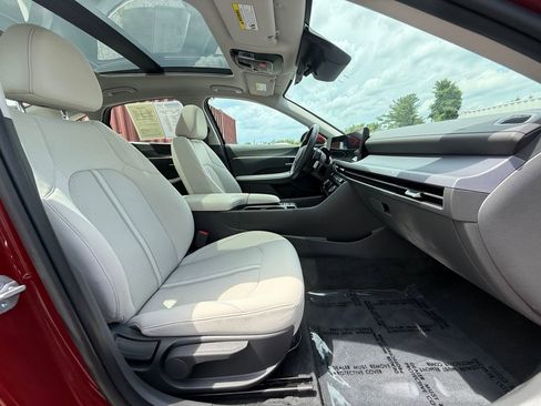 Used 2024 Hyundai Sonata SEL w/ Convenience Package FWD image 25