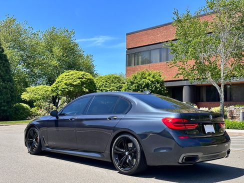Used 2016 BMW 750i xDrive AWD/4WD image 4