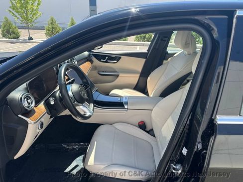 Used 2023 Mercedes-Benz C 300 4MATIC Sedan w/ Exclusive Trim Package image 12
