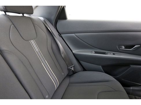 Certified 2025 Hyundai Elantra SEL FWD image 14