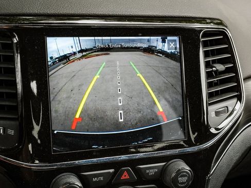 Used 2022 Jeep Grand Cherokee Limited w/ Tech Group image 29