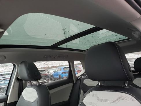 New 2026 Volkswagen Taos SEL image 7