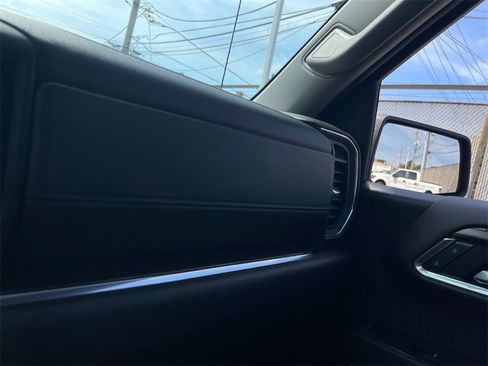 Used 2025 Chevrolet Silverado 1500 LT image 18