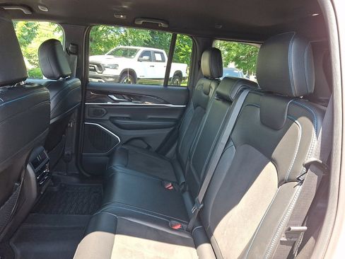 Used 2024 Jeep Grand Cherokee Trailhawk AWD/4WD image 20