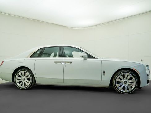 Certified 2022 Rolls-Royce Ghost image 2