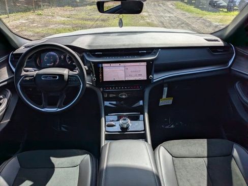 New 2026 Jeep Grand Cherokee Altitude AWD/4WD image 16
