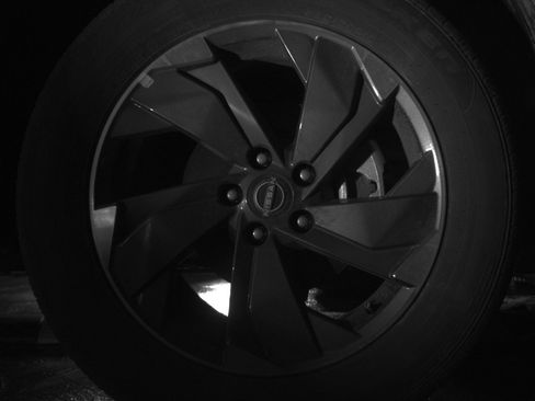 Used 2025 Nissan Rogue SV image 13