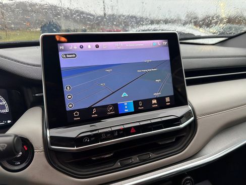 Used 2023 Jeep Compass Limited w/ Elite Group image 17