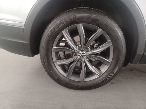 Used 2023 Volkswagen Tiguan SE FWD image 10