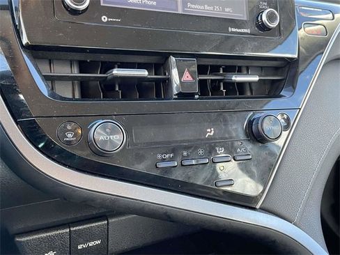 Used 2023 Toyota Camry SE image 29