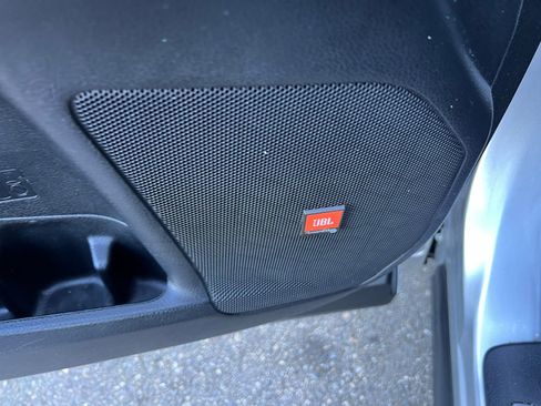 Used 2016 Toyota Highlander Limited w/ Preferred Accessory Package image 19