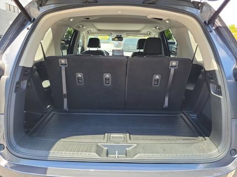Used 2024 Honda Pilot Touring image 8