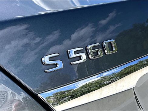Used 2020 Mercedes-Benz S 560 4MATIC Sedan image 31