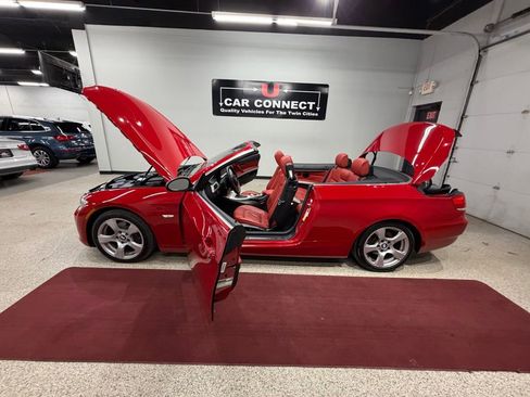 Used 2007 BMW 328i Convertible image 49