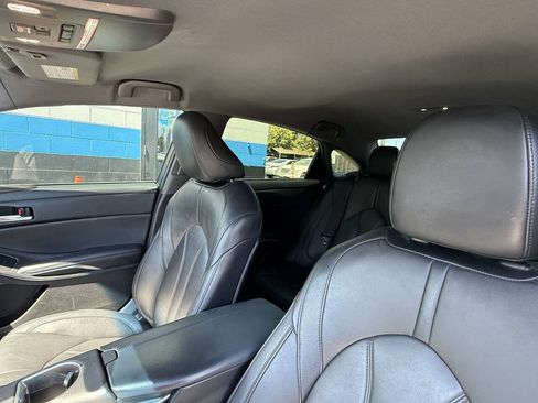 Used 2019 Toyota Avalon XLE w/ Carpet Mat Package FWD image 9