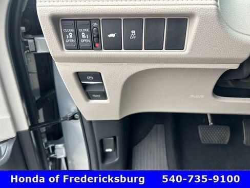 Certified 2026 Honda Odyssey EX-L image 24