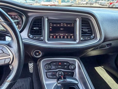 Used 2019 Dodge Challenger R/T w/ Driver Convenience Group RWD image 12