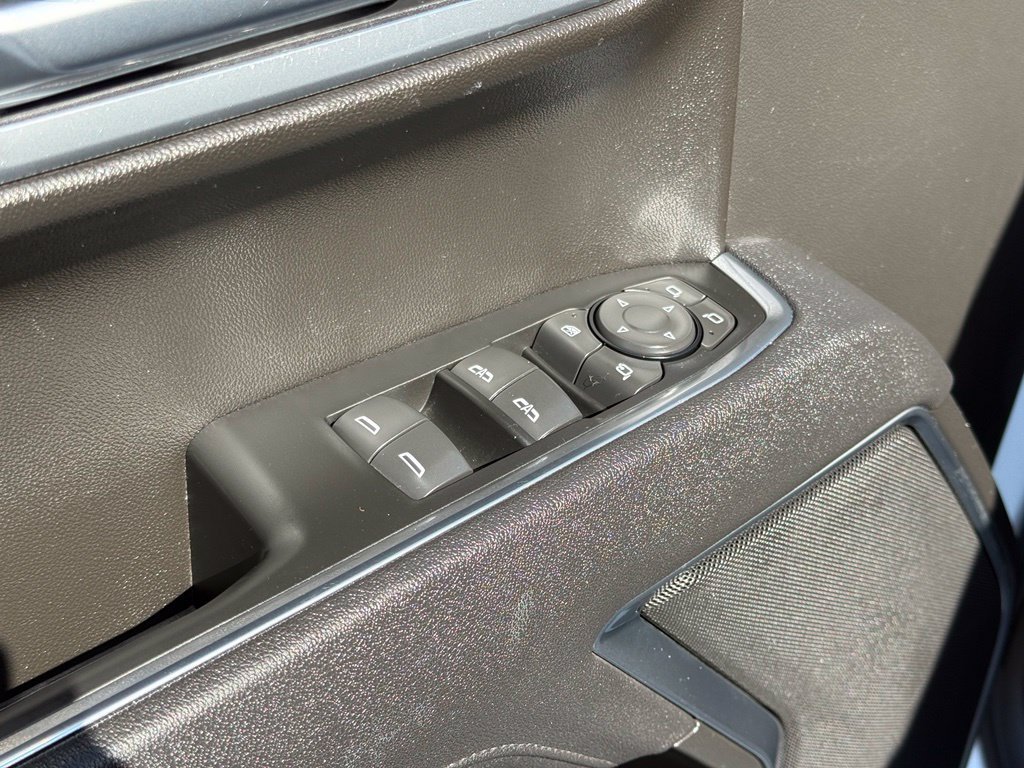 Used 2025 GMC Sierra 1500 SLT AWD/4WD image 31
