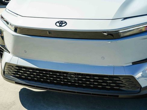 New 2026 Toyota C-HR AWD/4WD image 9