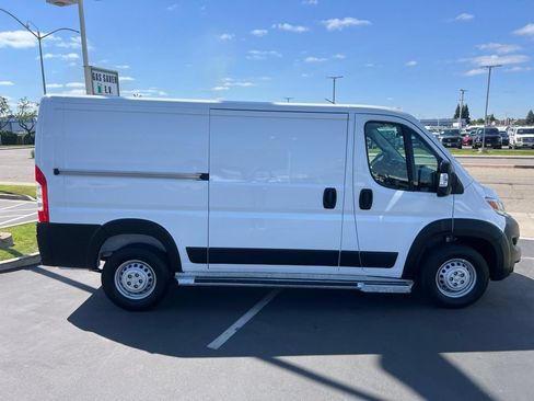 Used 2025 RAM ProMaster 2500 w/ U-Haul Equipment Group FWD image 15
