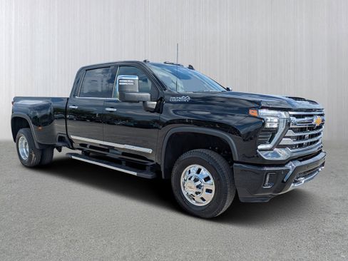 New 2026 Chevrolet Silverado 3500 High Country w/ Technology Package AWD/4WD image 1