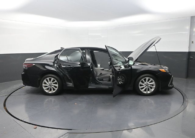 Used 2023 Toyota Camry LE AWD/4WD image 46