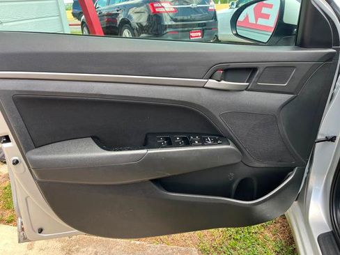 Used 2017 Hyundai Elantra Value Edition w/ Cargo Package FWD image 17