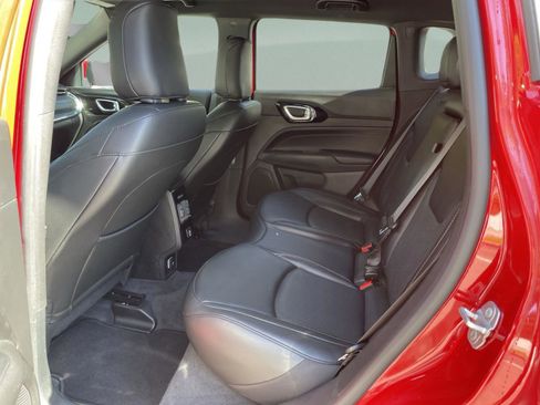 Used 2022 Jeep Compass Limited image 16