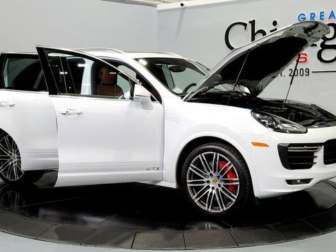 Used 2017 Porsche Cayenne GTS image 9
