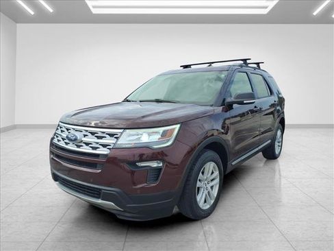 Used 2019 Ford Explorer XLT AWD/4WD image 4