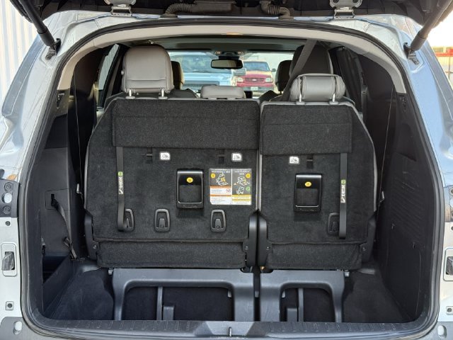 Certified 2025 Toyota Sienna XLE FWD image 35