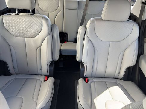 Used 2025 Hyundai Palisade SEL FWD image 42