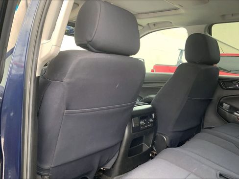 Used 2018 GMC Yukon XL SLT w/ Open Road Package AWD/4WD image 12