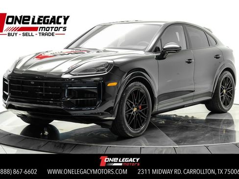 Used 2025 Porsche Cayenne GTS AWD/4WD image 1