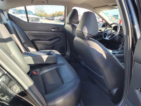 Used 2024 Nissan Altima 2.5 SR image 13