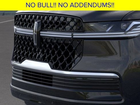 New 2025 Lincoln Navigator Reserve w/ Jet Appearance Package AWD/4WD image 18