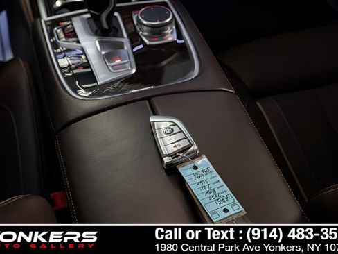 Used 2020 BMW 740i w/ M Sport Package RWD image 32