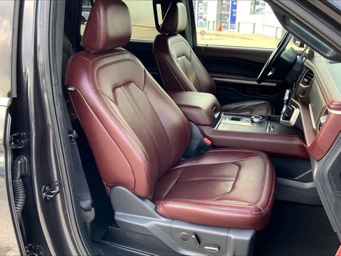 Used 2024 Ford Expedition Max Limited RWD image 9