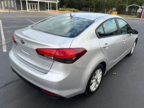 Used 2017 Kia Forte LX w/ LX Popular Package image 7
