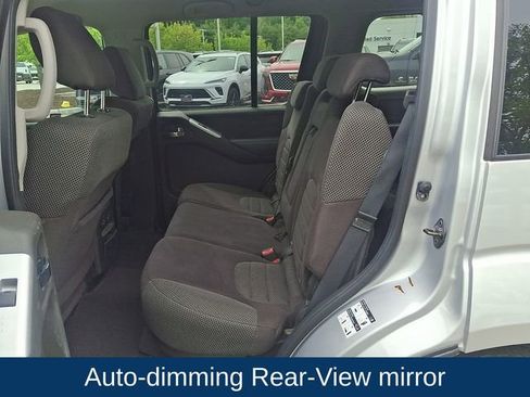 Used 2011 Nissan Pathfinder SV AWD/4WD image 17