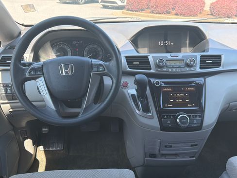 Used 2017 Honda Odyssey SE image 23