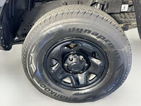 Used 2023 Toyota Tacoma SR AWD/4WD image 28