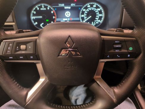 Used 2023 Mitsubishi Outlander SE AWD/4WD image 21