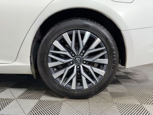 Used 2023 Nissan Altima 2.5 SV image 9