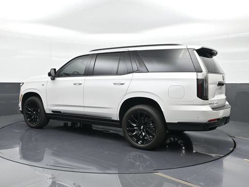 Certified 2025 Cadillac Escalade Sport Platinum AWD/4WD image 2