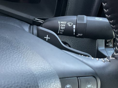 Used 2025 Toyota Camry SE image 25