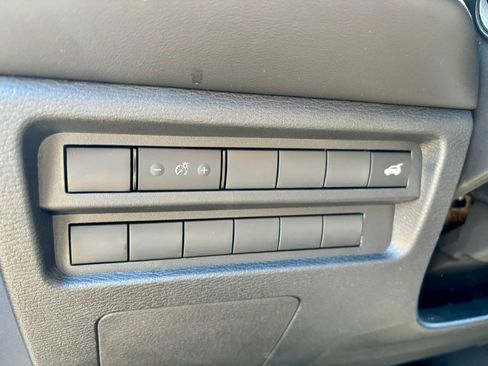 Used 2023 Mitsubishi Outlander SE AWD/4WD image 30