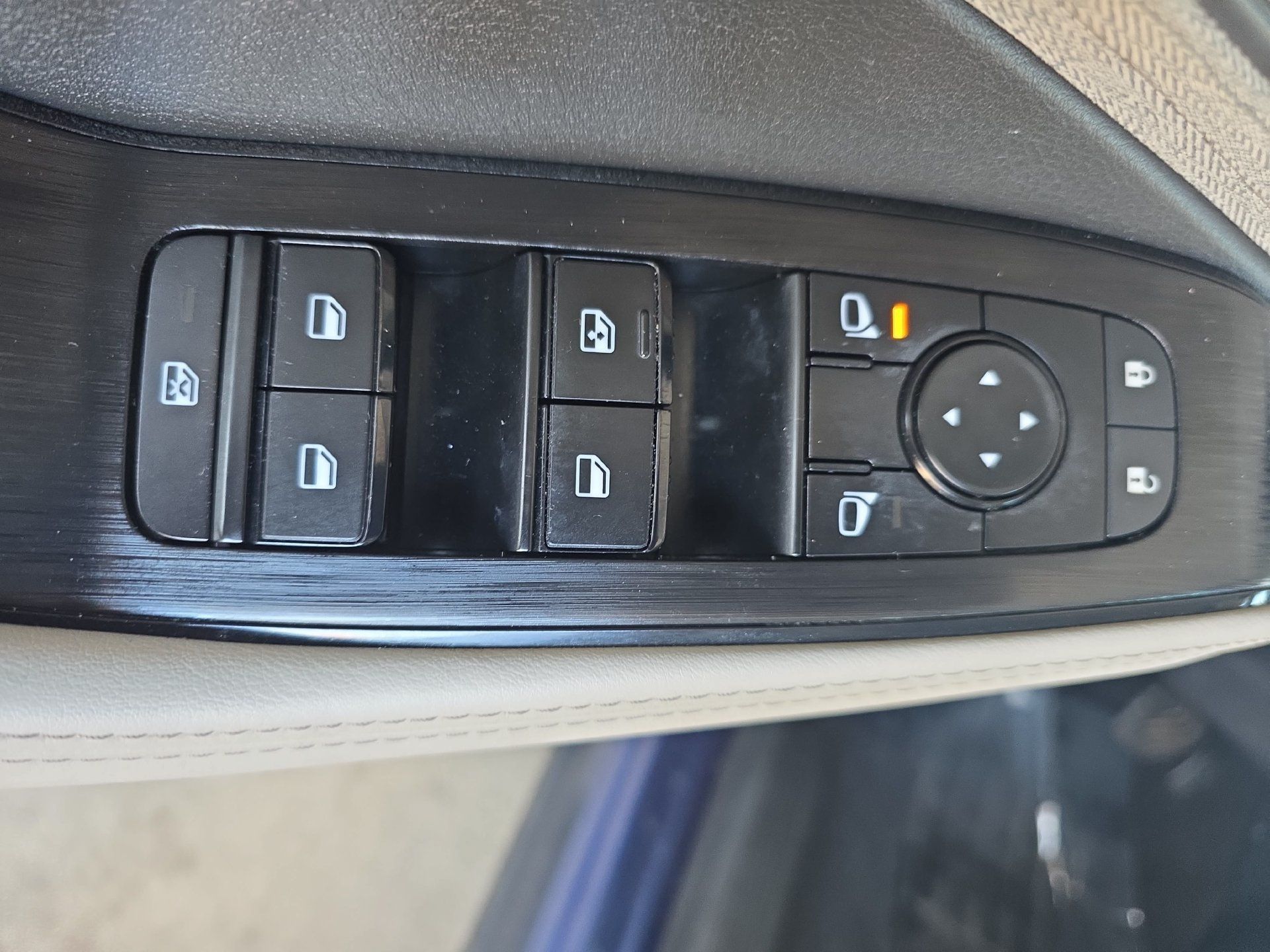 Used 2023 Nissan Rogue SV FWD image 26